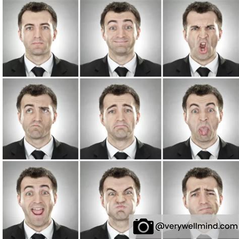 what is a poker face.